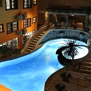 1775 Adriatico Apartment